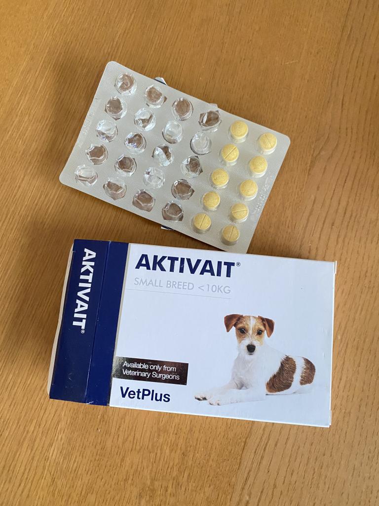 新品＊アクティベート＊小型 認知機能サプリ AKTIVAIT シニア犬 高齢犬 VetPlus アクティベート（小型犬用／～10kg）通販｜サプリメント｜犬